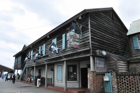 Tradicional restaurante de piratas em Savannah, na Georgia - EUA